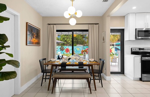 Edgewood House | FIFA20Mins Pool MiniGolf FLL Cruise BackyardOasis FamilyFun PetFriendly