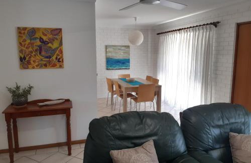 Mollymook Beach Apartment | Fifth Green Apartments