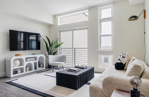 Highland House | Fifty Shapes of Modern - Skyline Loft - Zuni Lofts