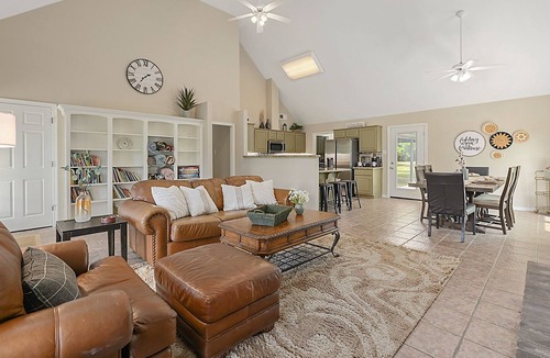 College Station House | Fighting Aggie Farmhouse ~ Aggieland Vacation Rentals