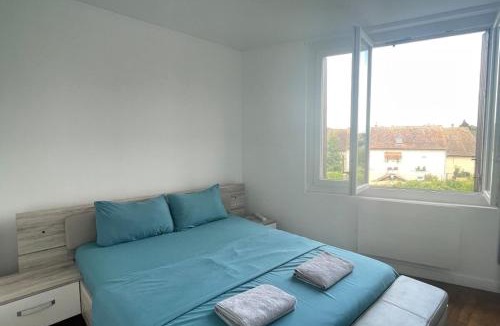 Moret-sur-Loing Apartment | Fil de l'eau - Grand T2 rénové - Commerces à pied