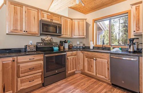 Sunriver House | Filbert 17 - Meredith Lodging