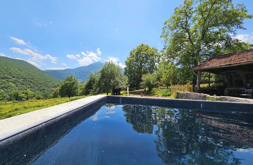 Izaut-de-l'Hotel House | Fill up with nature . in the Pyrenees!