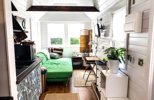 North Crawley Apartment | Filly's Folly