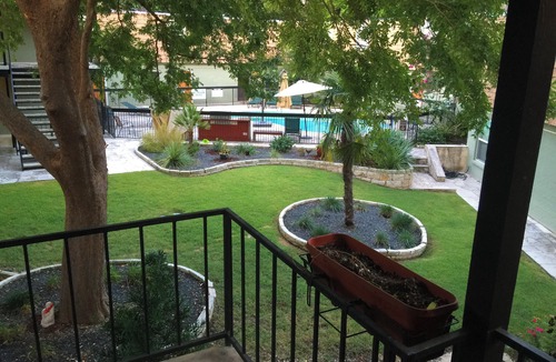 Travis Heights Condo | Filmmaker High-end Luxury 1/1 Condo, W/D, covered parking