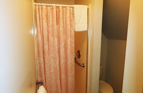 Owosso Apartment | Fin's Inn Apt D
