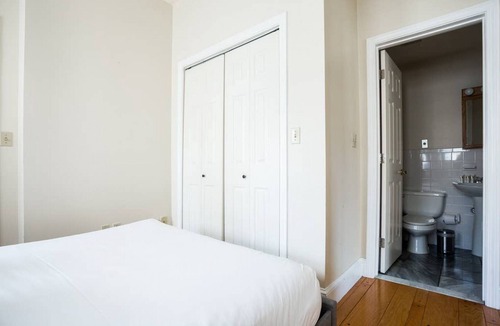 Boston Financial District Apartment | Financial District, close to Quincy Market, Aquarium & Seaport. 5min walk to public transportation.