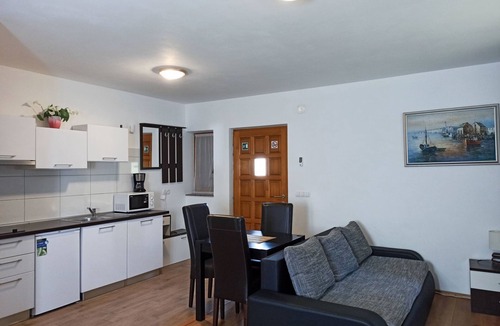 Rudanovac House | Finca "5-Schlafzimmer-Haus" mit Bergblick by Interhome