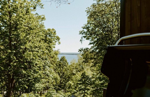 Calabogie Cabin | Finch Cabin | Eco-friendly Tiny Home Escape