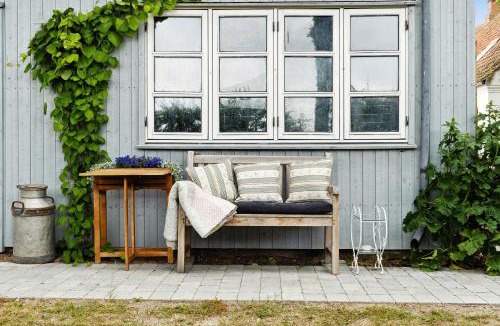 Fej House | Find Inner Silence In The Old Grain Loft