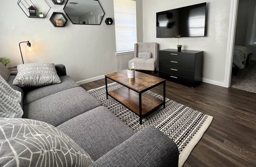 Whitesboro House | Find Peace at Charming Comfortable Downtown Home