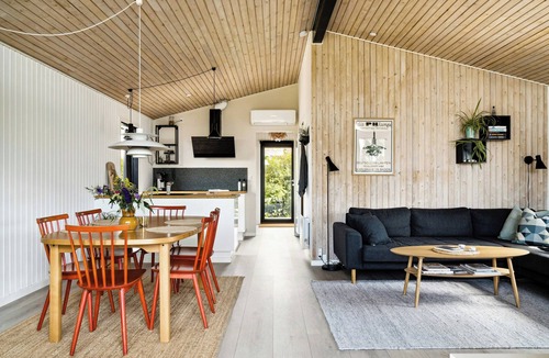 Næs House | Find peace in cosiest setting with sea glimpse