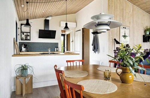 Næs House | Find peace in cosiest setting with sea glimpse