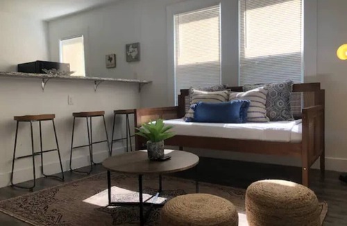Tobin Hill Apartment | Find Your Comfort at Downtown Cozy 2BR/2BA