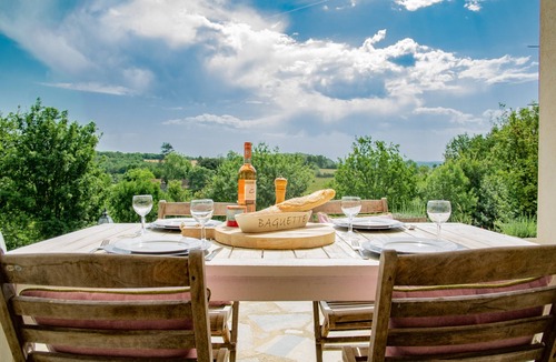 Cajarc House | Fine studio with large terrace and views