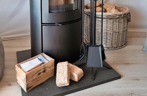 Chiddingstone Hoath Ski Chalet | Finest Retreats - Ashdown Luxury Dome