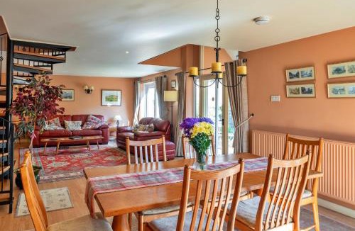 Bovey Tracey House | Finest Retreats - Cherry Tree Cottage