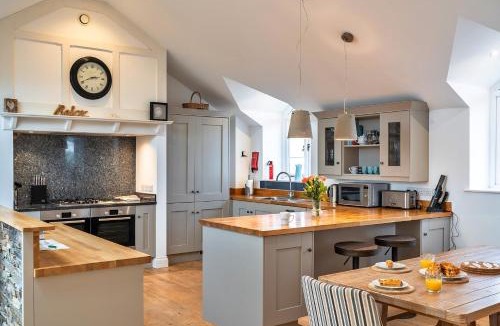 Philleigh House | Finest Retreats - Dingles Cottage