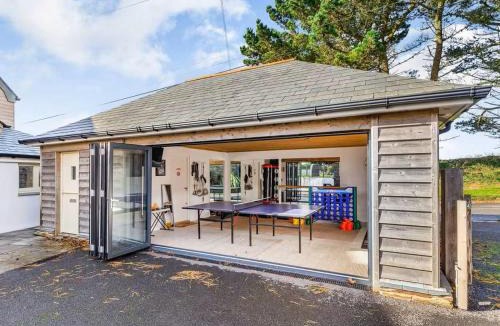 Philleigh House | Finest Retreats - Dingles Cottage