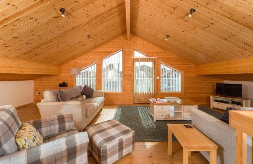 Hopton Ski Chalet | Finest Retreats - Puddleduck