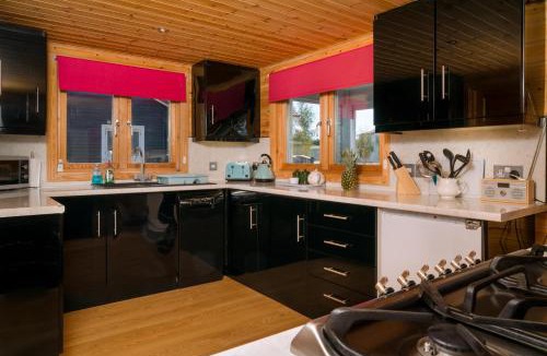 Hopton Ski Chalet | Finest Retreats - Puddleduck