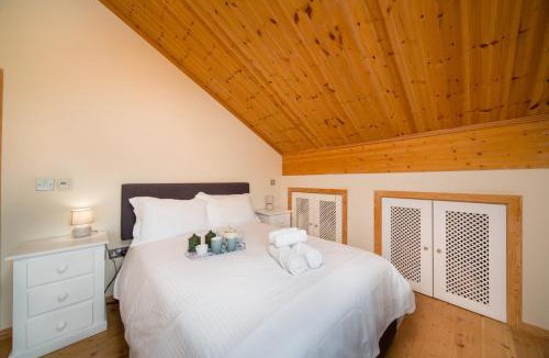 Hopton Ski Chalet | Finest Retreats - Puddleduck