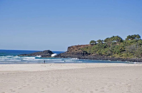 Fingal Head Apartment | Fingal Beach Shack by Kingscliff Accommodation