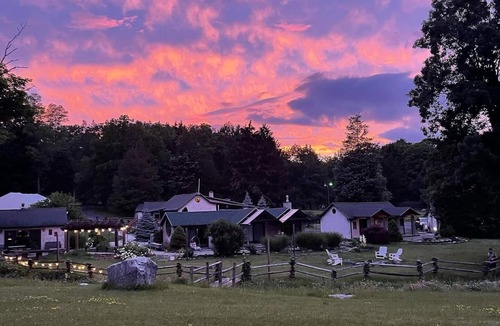 Ithaca Apartment | Finger Lakes Cottage at New Park - sleeps up to 4, dog friendly