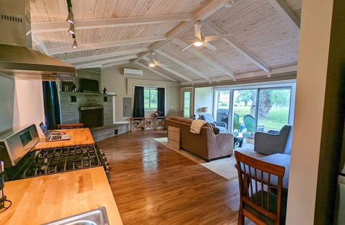 Geneva Cottage | Finger Lakes Cottage Getaway