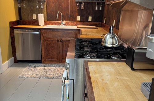 Ithaca House | Finger Lakes Country Escape 2-bedroom house with AC in charming Ithaca