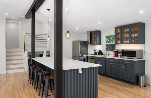 Skaneateles House | Finger Lakes ~ Firepit, Pet Friendly, Wine Country