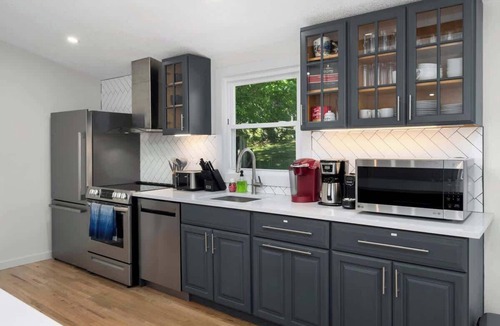 Skaneateles House | Finger Lakes ~ Firepit, Pet Friendly, Wine Country