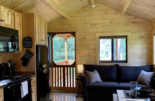 Bradford Cabin | Finger Lakes: Lamoka Hideaway