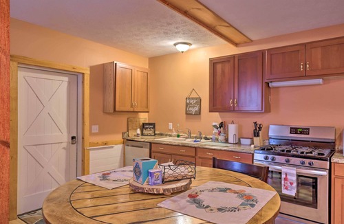 Oaks Corners Apartment | Finger Lakes Vacation Rental - Pet Friendly
