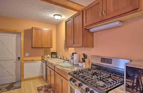 Oaks Corners Apartment | Finger Lakes Vacation Rental - Pet Friendly