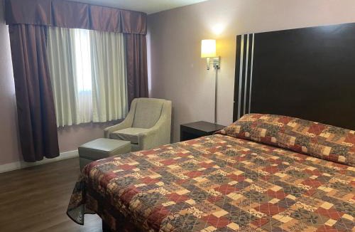 St. James Hotel | Finn's 66 Motel
