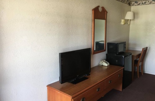 St. James Hotel | Finn's 66 Motel