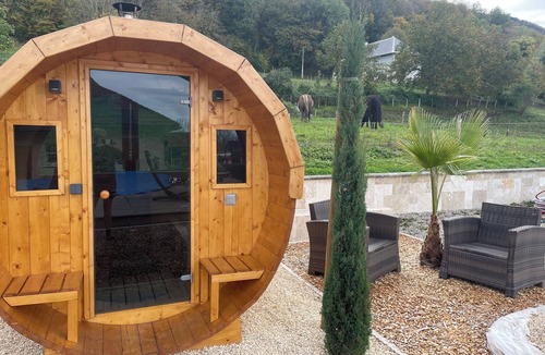 Voissant Cabin | Finnish Kota cody trip with jacuzzi and barrel sauna