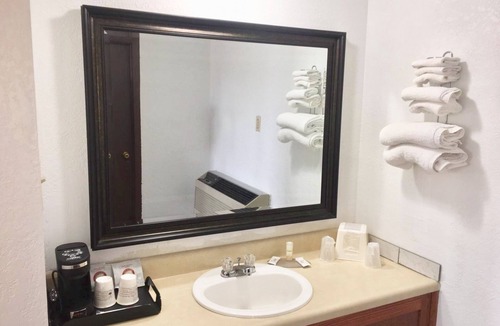 St. James Hotel | Finns Motel