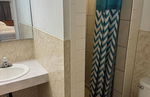 Downs Hotel | Fins N Feathers Lodge - Two Queen Beds
