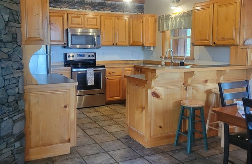 Adams County Cabin | Fir Creek Ridge House Perfect For Groups. Stunning Views Forest Access Sleeps 9+