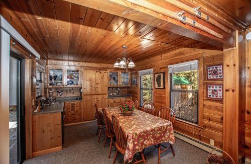 Sunnyside House | Fir Forest Cottage By Hauserman Rentals
