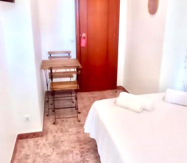 La Bordeta House | Fira Guest House