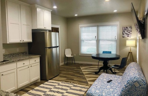 Fairmount Apartment | Fira on Magnolia. MidTerm Rental
