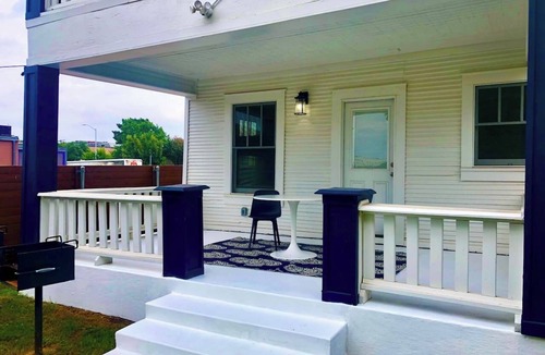 Fairmount Apartment | Fira on Magnolia. MidTerm Rental