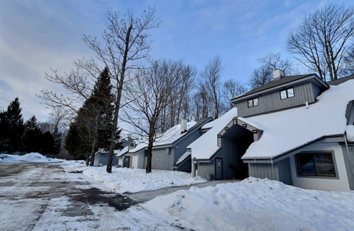 Killington Condo | FirBear- Pool, Gym, Hot tub.