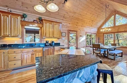 Mineral Bluff Cabin | Fire on the Mountain - Mountain Views | 3 Levels of Decks | Outdoor Fireplaces | Hot Tub | Game Room