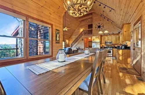 Mineral Bluff Cabin | Fire on the Mountain - Mountain Views | 3 Levels of Decks | Outdoor Fireplaces | Hot Tub | Game Room