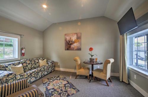 Downtown Branson House | Fire Pit Access: Cozy Dtwn Branson Cottage!