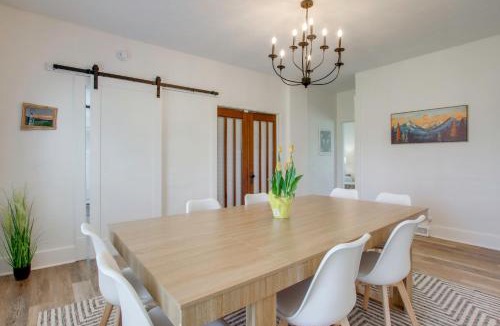 Colfax House | Fire Pit & Amazing Views! 15-Acre Colfax Farmhouse